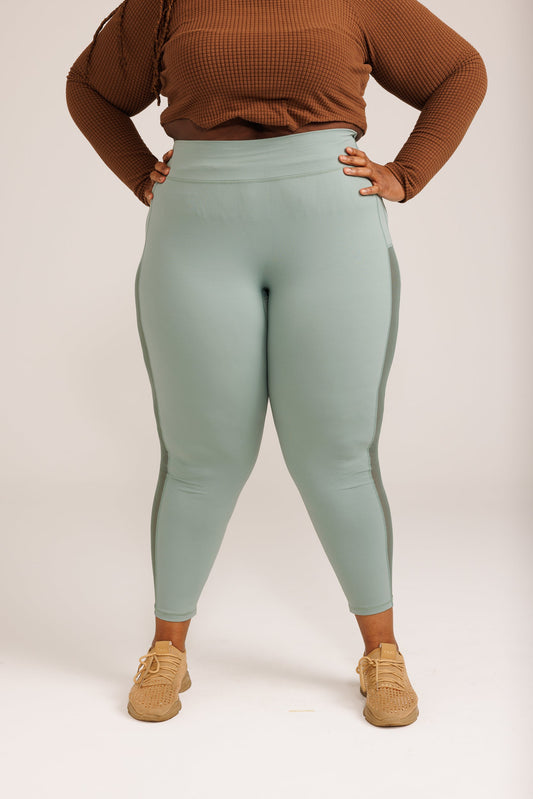 D-E-S-I-G-N Emerald Green Leggings (Curve)